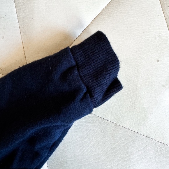 Portage & Main 🇨🇦 • Shirt - Picture 4 of 5